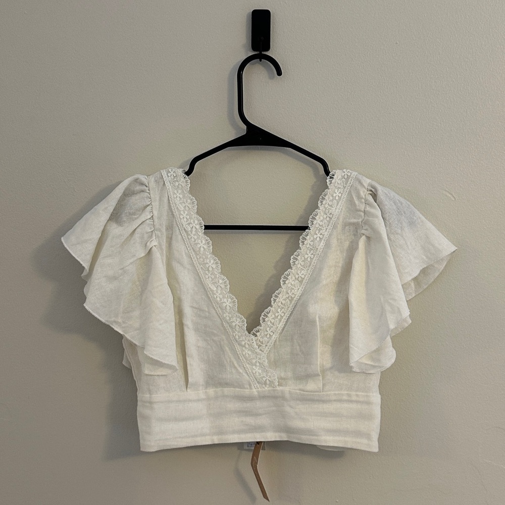 NWT White Lace Trim Flutter Sleeve Cropped Linen Top